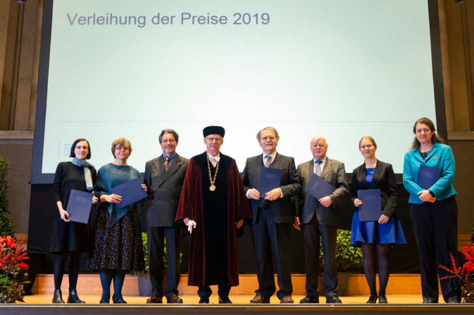 Ministerialrat Dr. Georg Brun (3.v.l.), einer der Preisträger der Bayerischen Akademie der Wissenschaften 2019. Foto: BAdW/ Kai Neunert